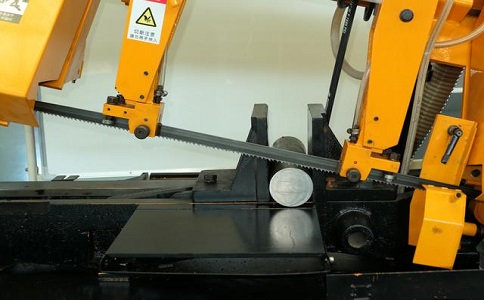 沙湖镇数控带锯床自动送料精度会出现偏差吗？